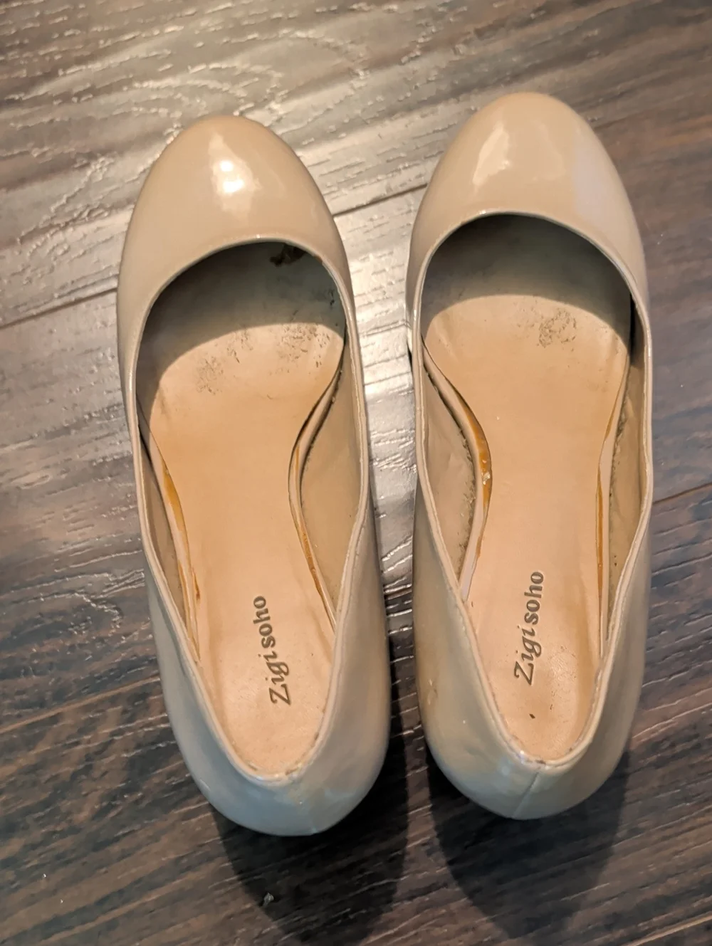 Zigi Soho Women's Cream Patent Round-Toe Heels